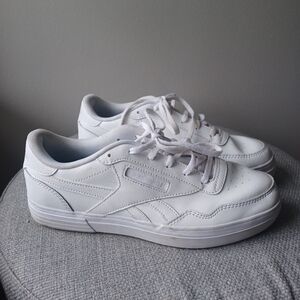 LK NEW REEBOK Memory Foam Club Memt Bold Sneakers Sz 10